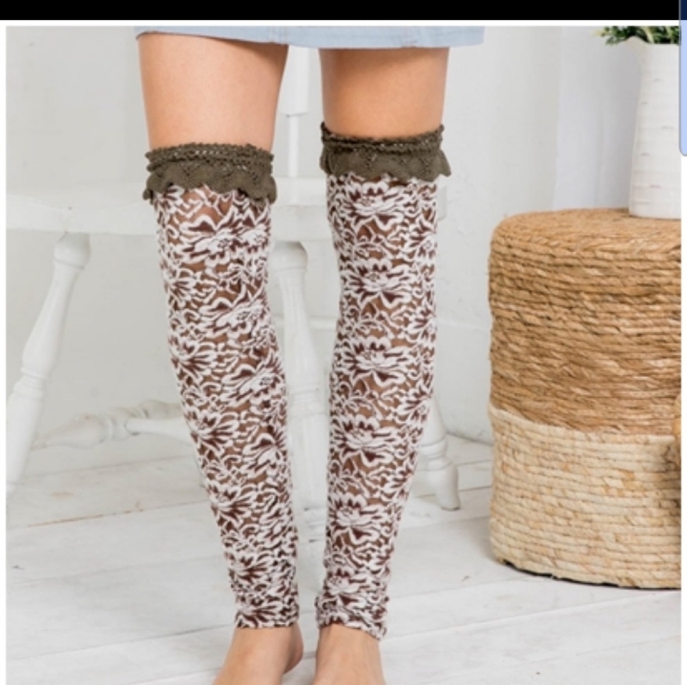 COPY - RYU A'REVE FLORAL.              Lace Leg Warmers